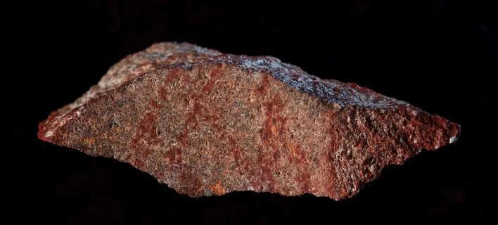 Αυτή είναι η αρχαιότερη ζωγραφιά στον κόσμο – Ανακαλύφθηκε σε σπήλαιο στη Ν. Αφρική (εικόνες, βίντεο)